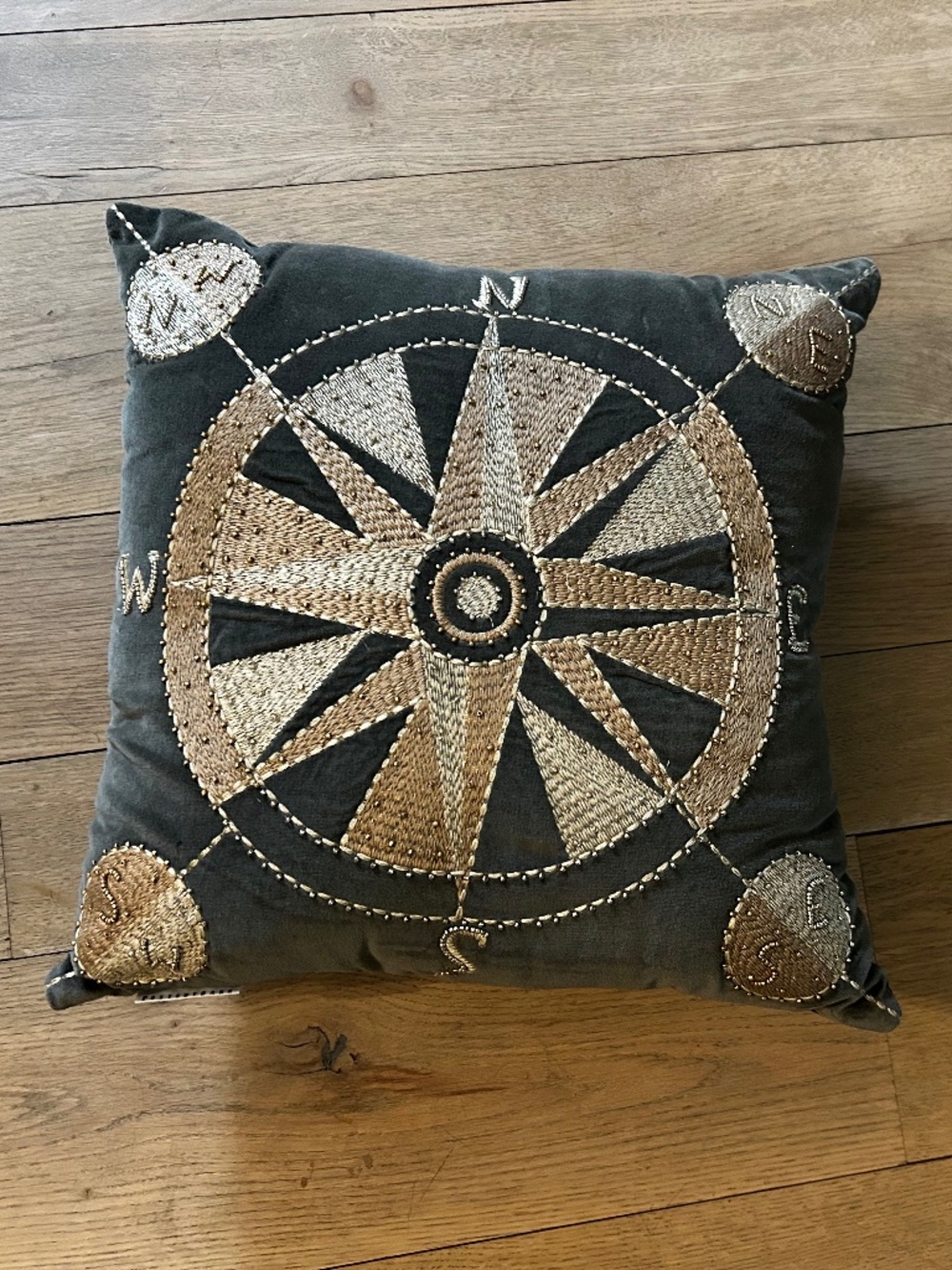 POTTERY BARN COMPASS EMBROIDERED GREEN FILLED PILLOW 16 INCH ~EUC~
